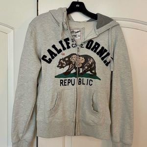 Pre-loved California sweater in excellent condition